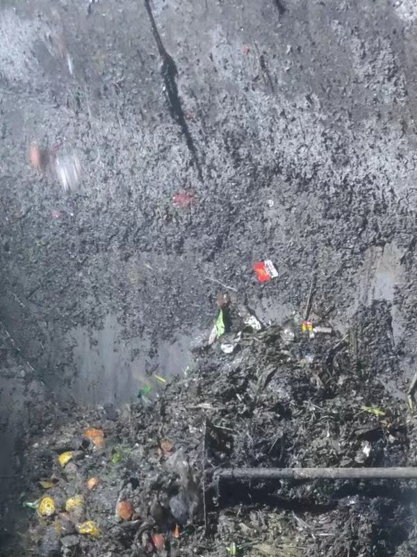 天安乡污水池清理